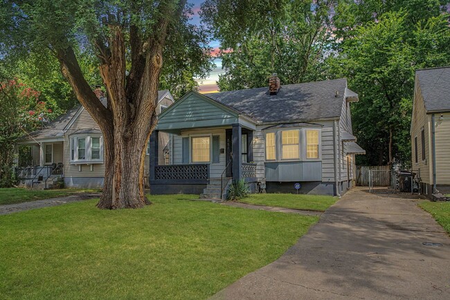 Building Photo - 521 Creel Ave