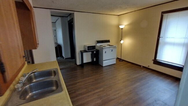 Photo - 753 E High Ave