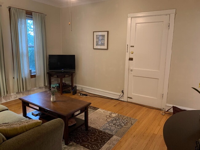 3648 N Hoyne Ave Unit Apartment