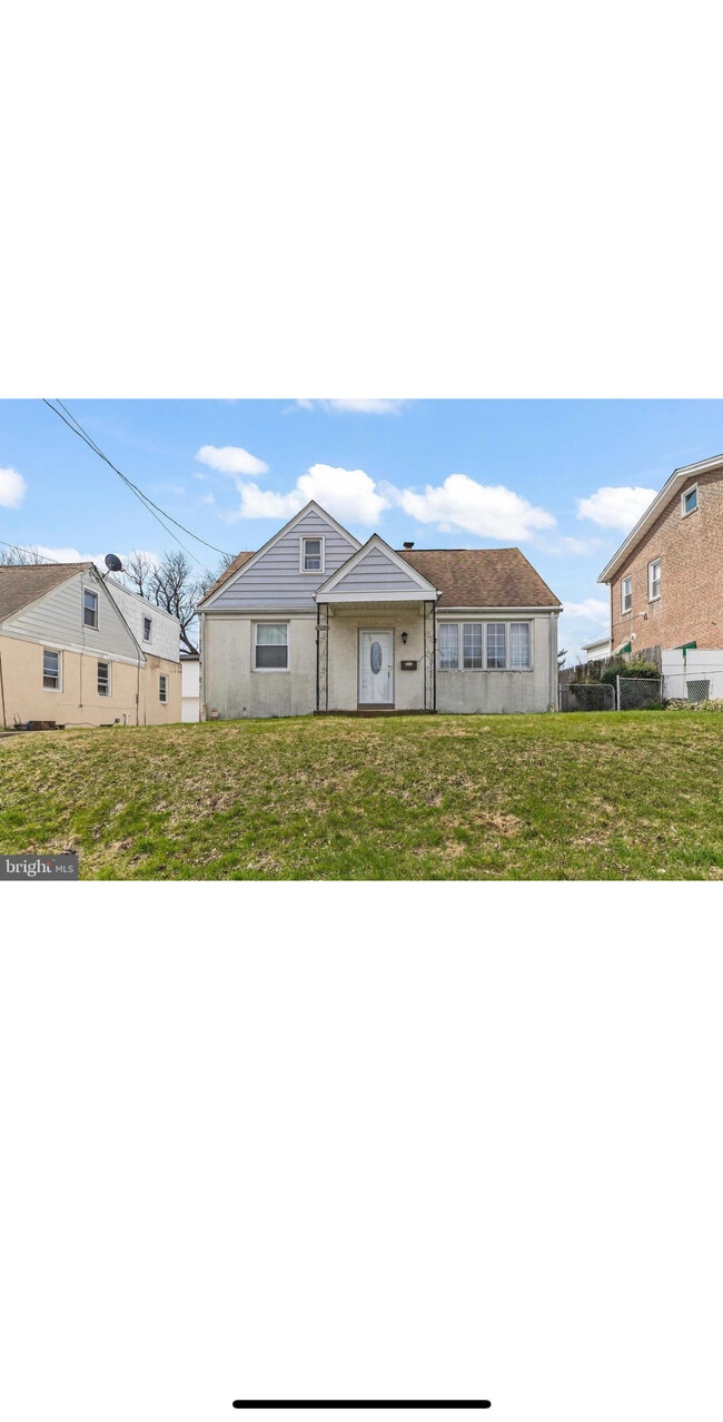 Building Photo - 2128 Borbeck Ave