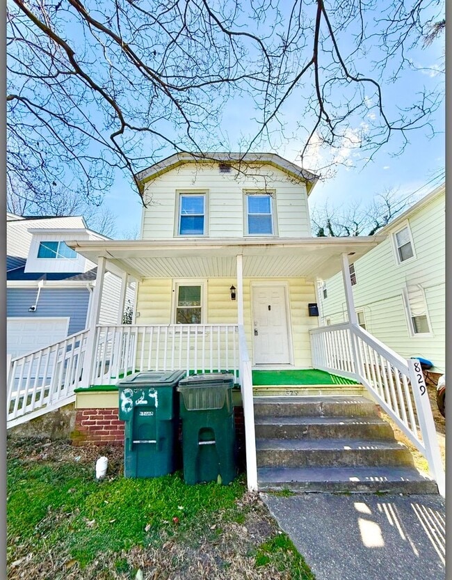 Photo - ***4 Bed RENOVATED house/ODU Students welcome! Granite countertops