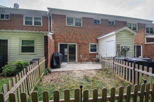 Photo - 1821 Sussex Rd