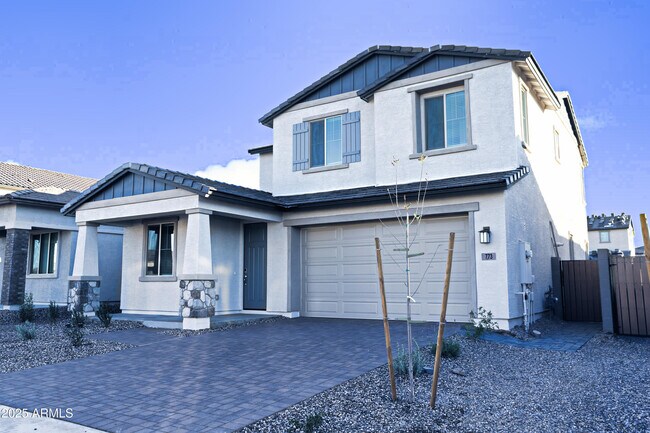 773 W Lark Dr