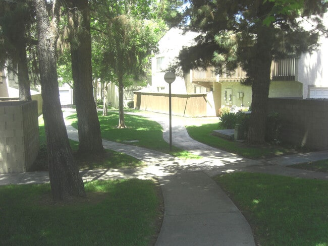 Photo - 1251 S Meadow Ln