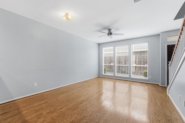 Photo - 1507 Sutton St