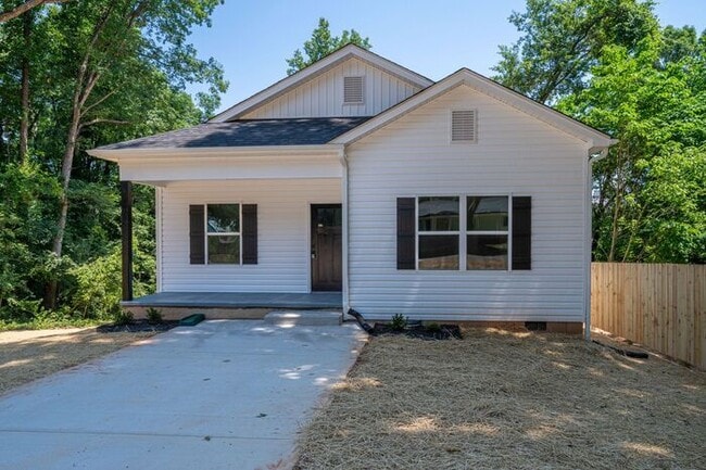 Your New Home Awaits in Hickory! $500 Off ... - Your New Home Awaits in Hickory! $500 Off ...