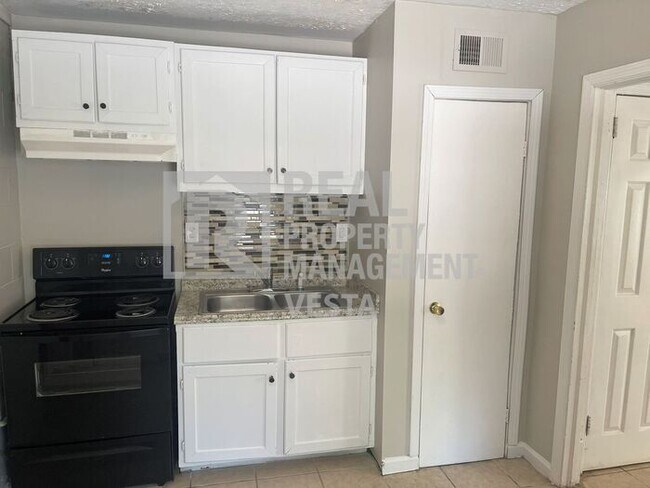 Photo - Section 8 Accepted - Well Kept Two Bedroom...