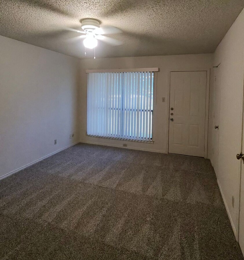 Photo - 107 Vista Way