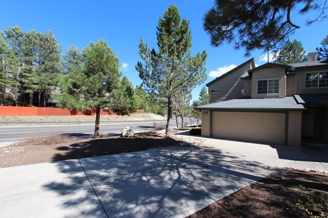 Photo - 3-Bedroom Condo in Ponderosa Trails | Backyard + Washer & Dryer