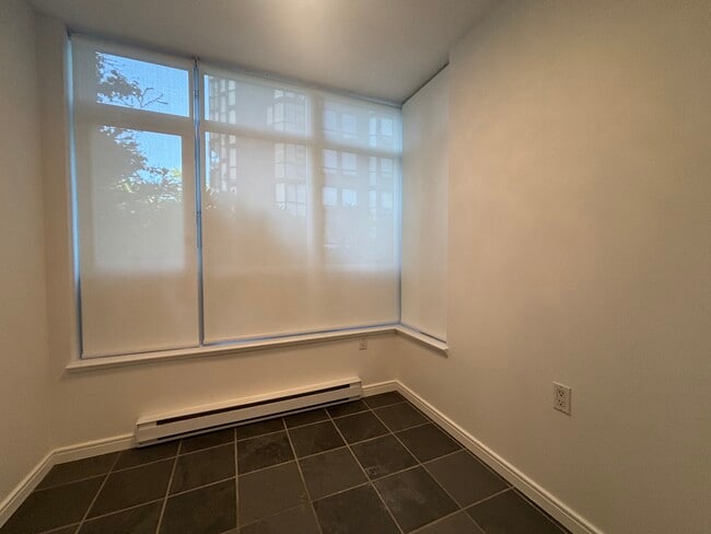 Photo - 1068 Hornby St