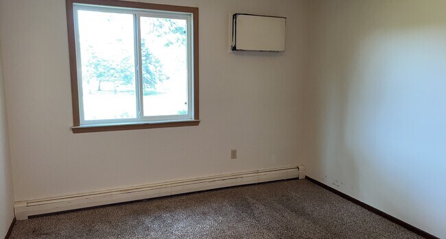 Bedroom - Westcourt Apartments