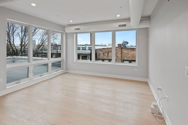 Photo - 4637 N Ashland Ave