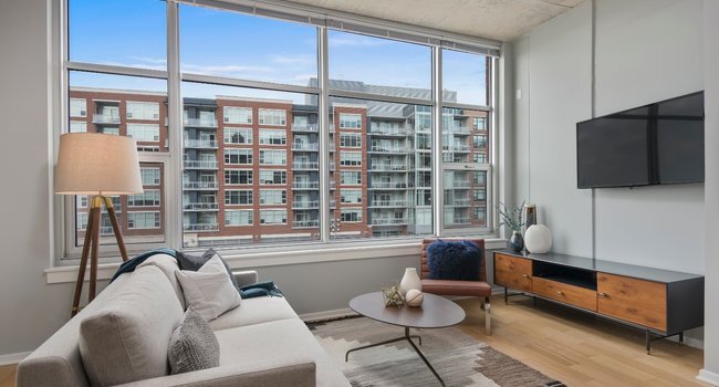Photo - 1010 S Delano Ct W (Chicago, IL)