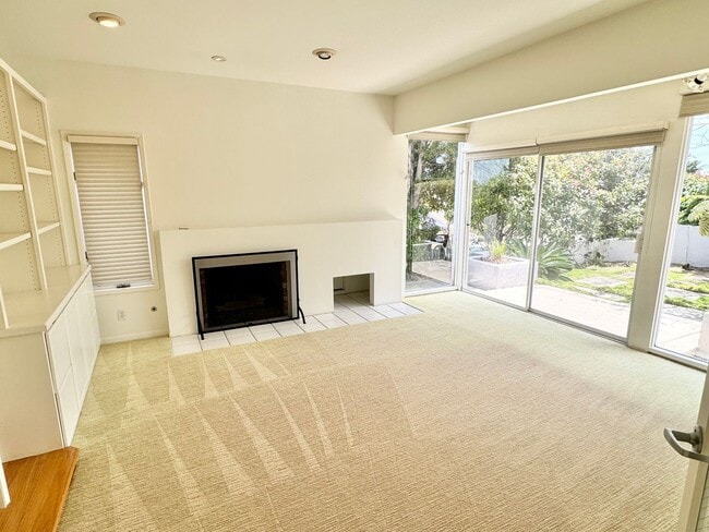 Photo - 5629 Marialinda St