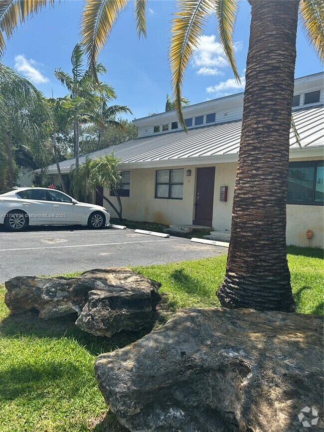 Building Photo - 1455 Holly Heights Dr Unit 33 Rental