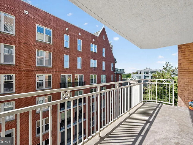 Photo - 7500 Woodmont Ave Unit 901