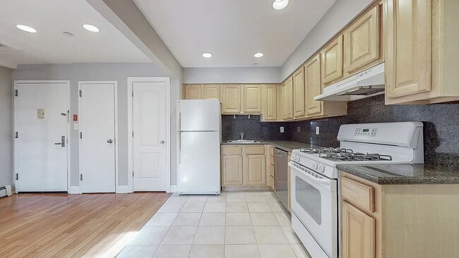 Photo - 83-71 116th St Unit 7B