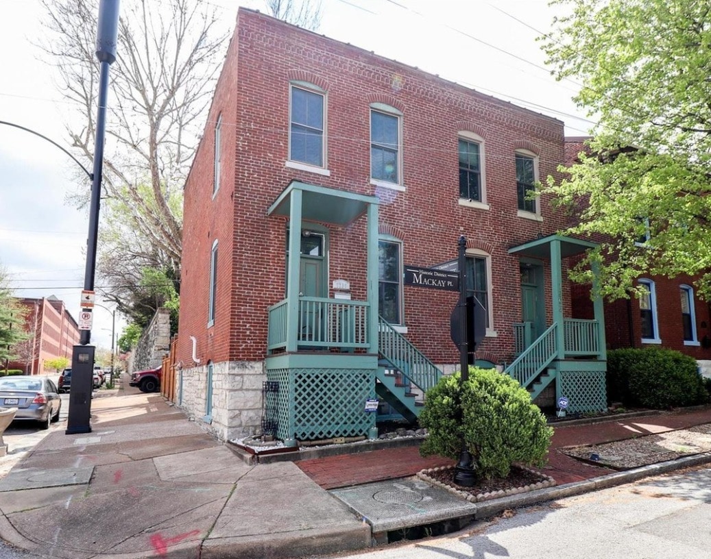 Photo - 1200 MacKay Pl