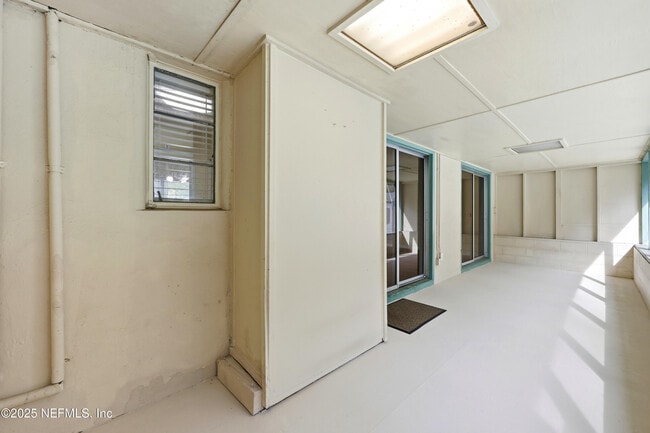 Photo - 457 Nightingale Rd