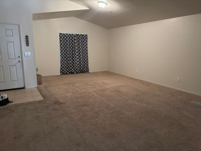 276 Paige Ct