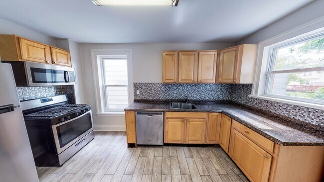 Photo - 3 Bedroom Single Family Home!