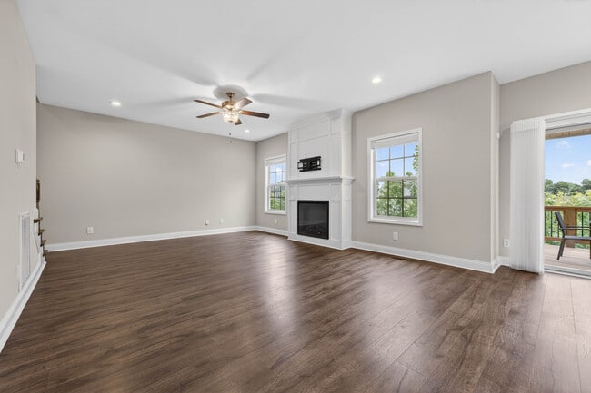 Photo - 792 Crestone Ln
