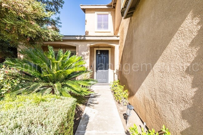 Photo - 4 Bedroom/3 Bath Home with Solar, Pool and...