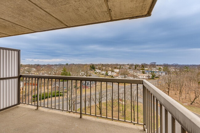 The Harrison Somerset Apartment Homes