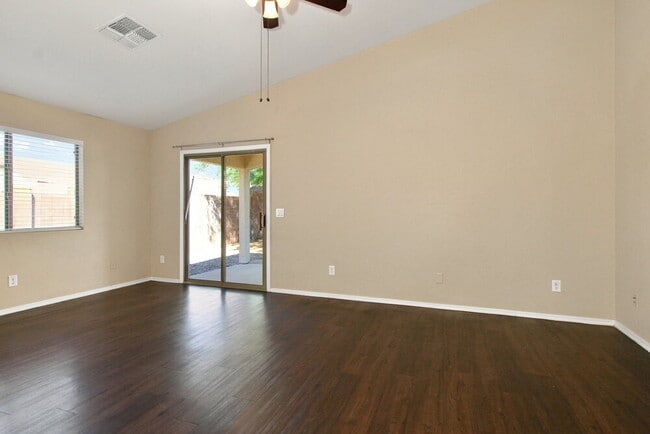 21818 W Sonora St