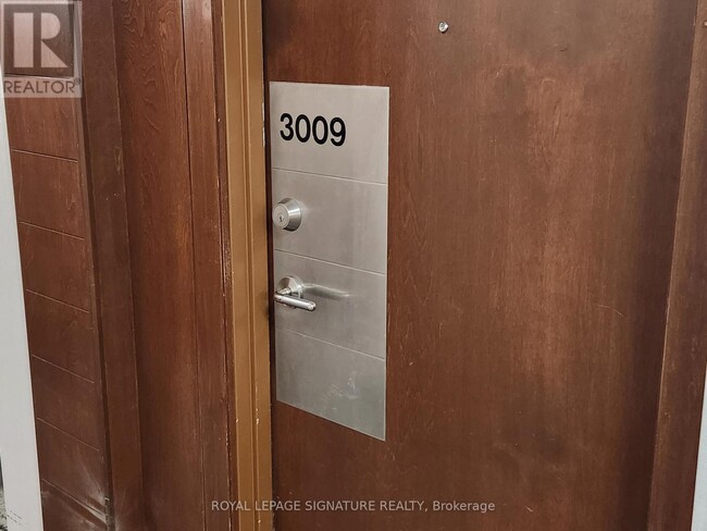 Photo - 310 Burnhamthorpe Rd W Unit 3009