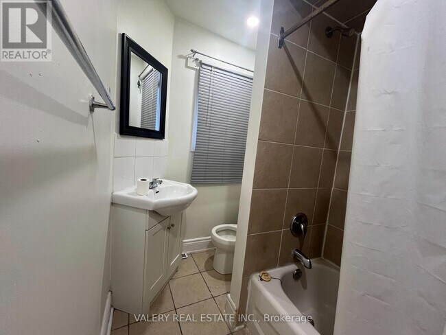 Photo - 1113 Davenport Rd Unit 1
