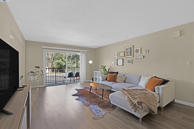 Photo - 3554 Pierson St Unit 1