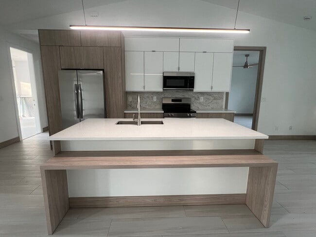 Photo - 1470 Henning St