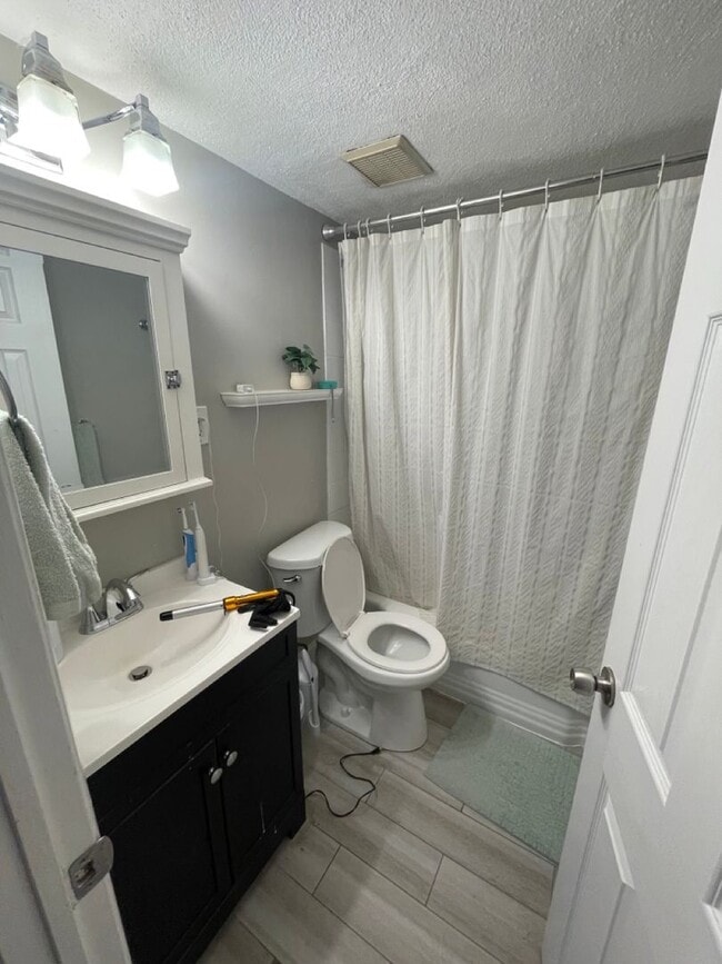 Photo - SPACIOUS AND BRIGHT BRIGHTON 2 BED W/ DISHWASHER ~ HT/HW INCL