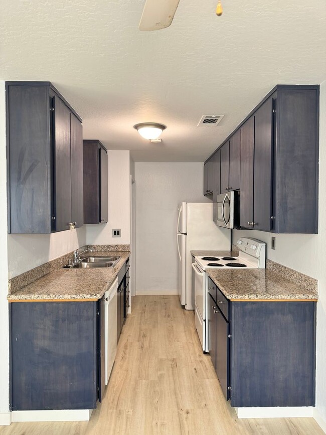 Photo - Updated and Spacious Condo near Shopping a... Unit 3