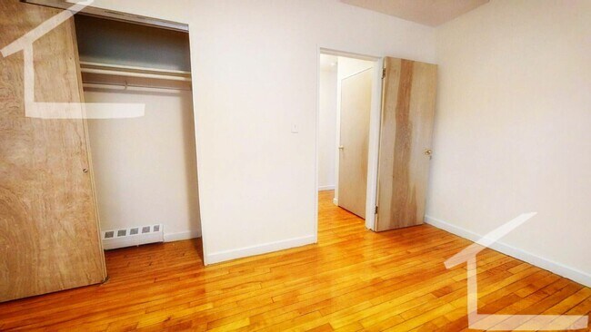 Photo - Spacious newly updated studio with dishwasher