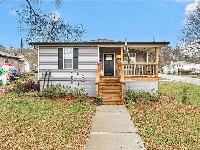 Building Photo - Shannon (Rome) Bungalow available to move in tomorrow!