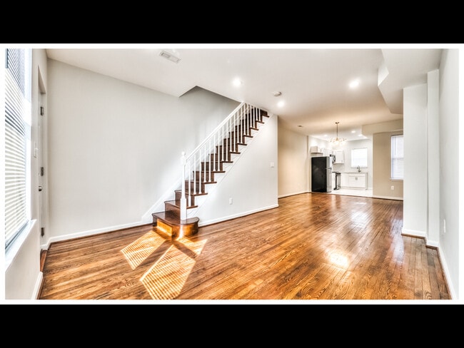 Photo - 3336 W Caton Ave