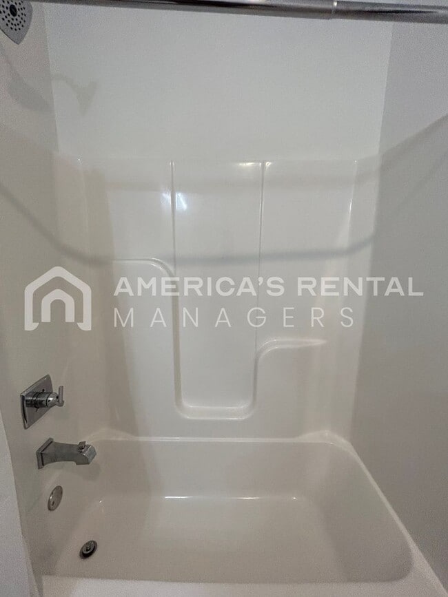 Photo - Home for Rent in Vestavia Hills, AL!!! Available to View Now!