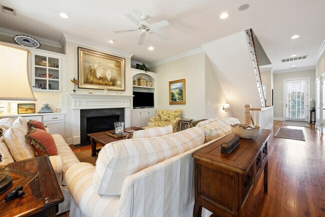 Photo - 190 Whiting Ln Unit ID1465810P