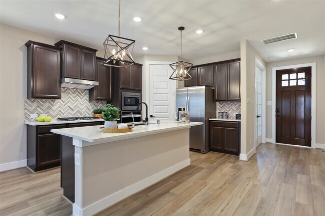 Photo - 2013 Woodland Pine Ct