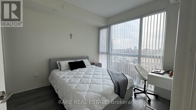 Photo - 349 Rathburn Rd W Unit 605