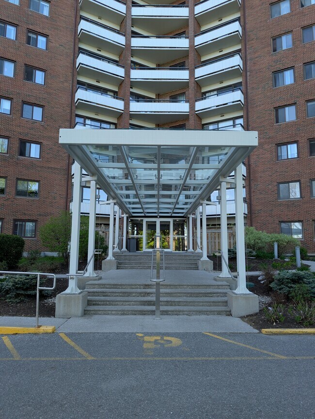 Photo - 20 Chesterton Dr