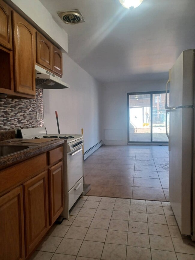 Building Photo - 156-14-156-78 78th St