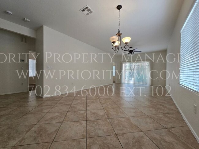 Photo - ~~Sun City Aliante 2 Bedroom + Den ~ 1200+ sq ft