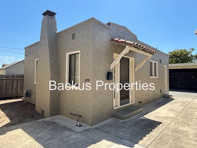 Building Photo - 247 Geil St Unit B Rental