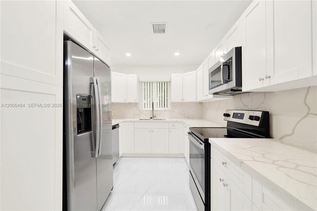 Building Photo - 350 Aledo Ave Unit B