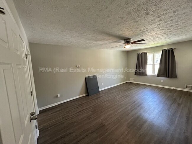 Photo - 254 N McDonough Rd