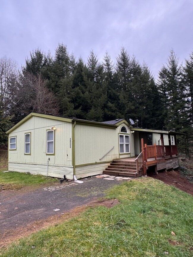 Photo - 4 BR/2 BA Rural Retreat Near Battle Ground with Master Suite & Large Yard