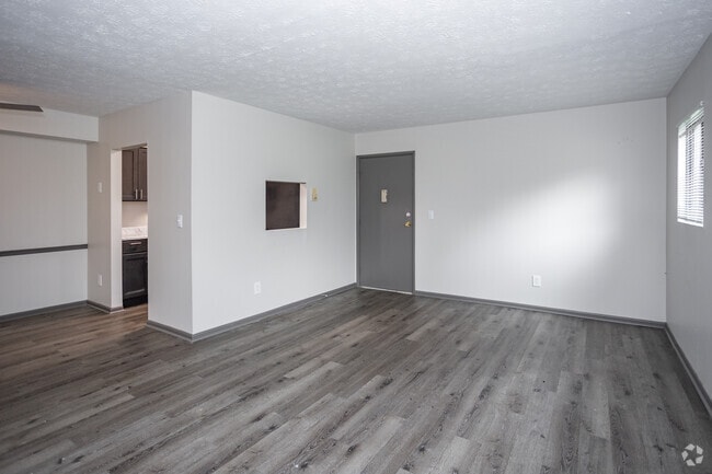 2BR, 1BA